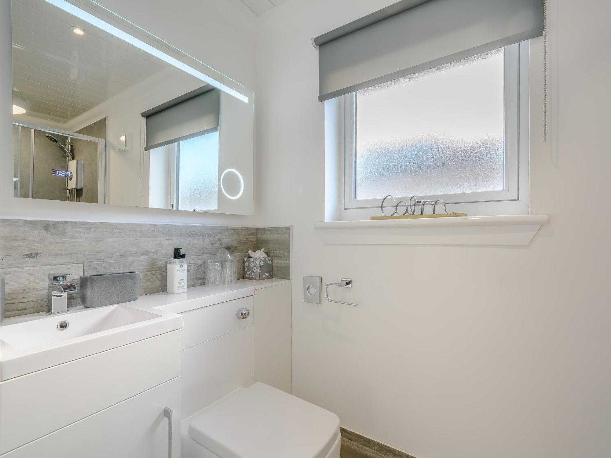 Craigpark Lodge Caldercruix Екстериор снимка