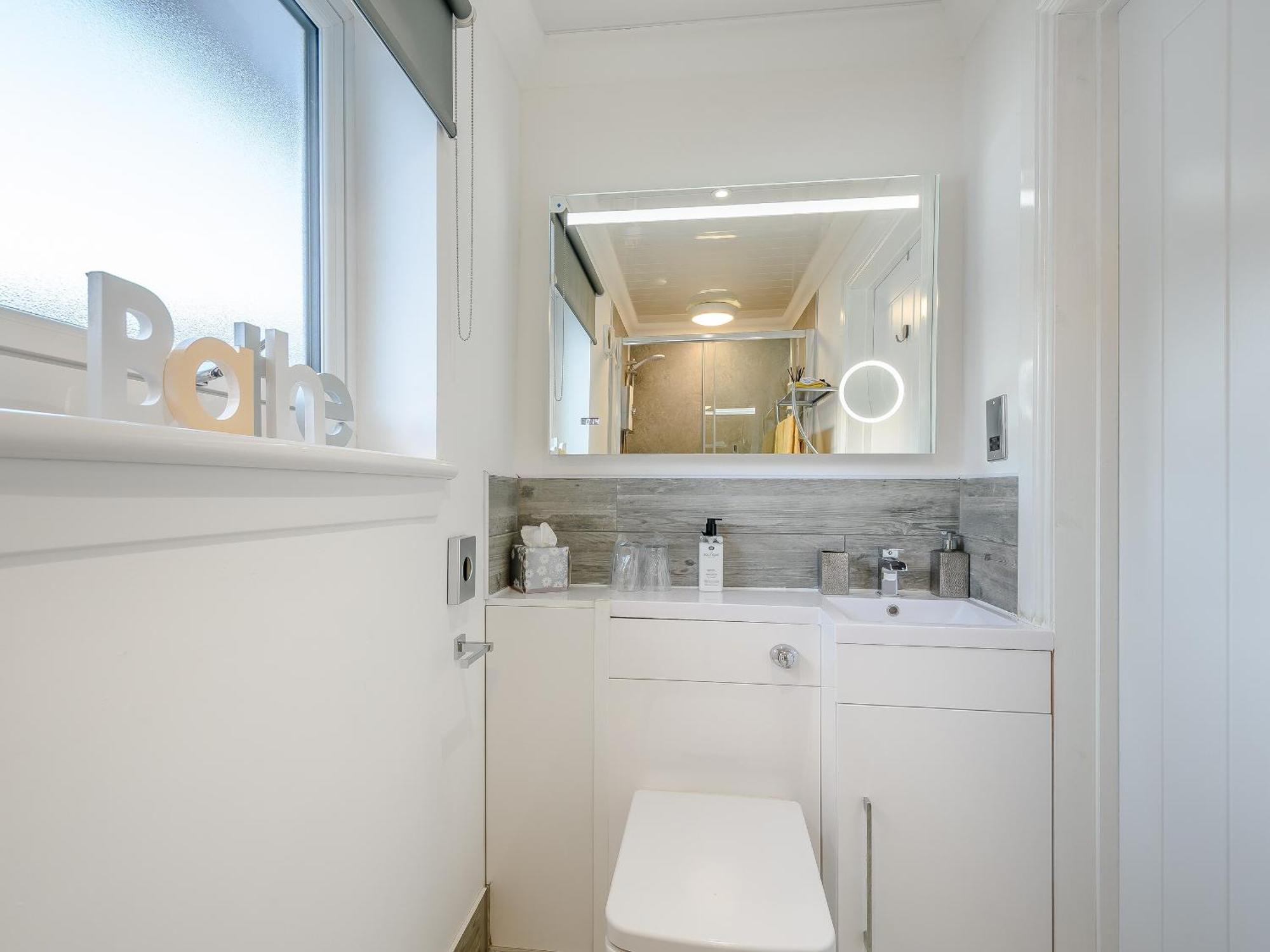 Craigpark Lodge Caldercruix Екстериор снимка